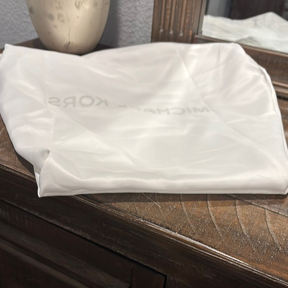 Michael Kors White Dust Bag 17.5” X 17.5” - Picture 3 of 6